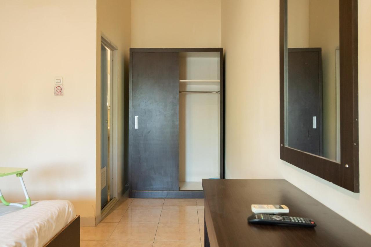 Urbanview Hotel Nugraha Palembang By Reddoorz Exterior foto