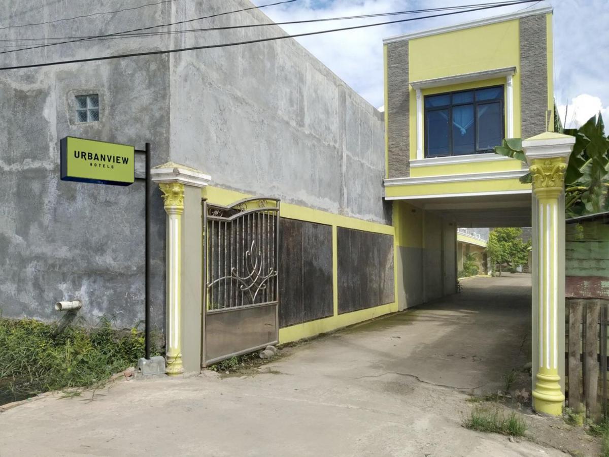 Urbanview Hotel Nugraha Palembang By Reddoorz Exterior foto